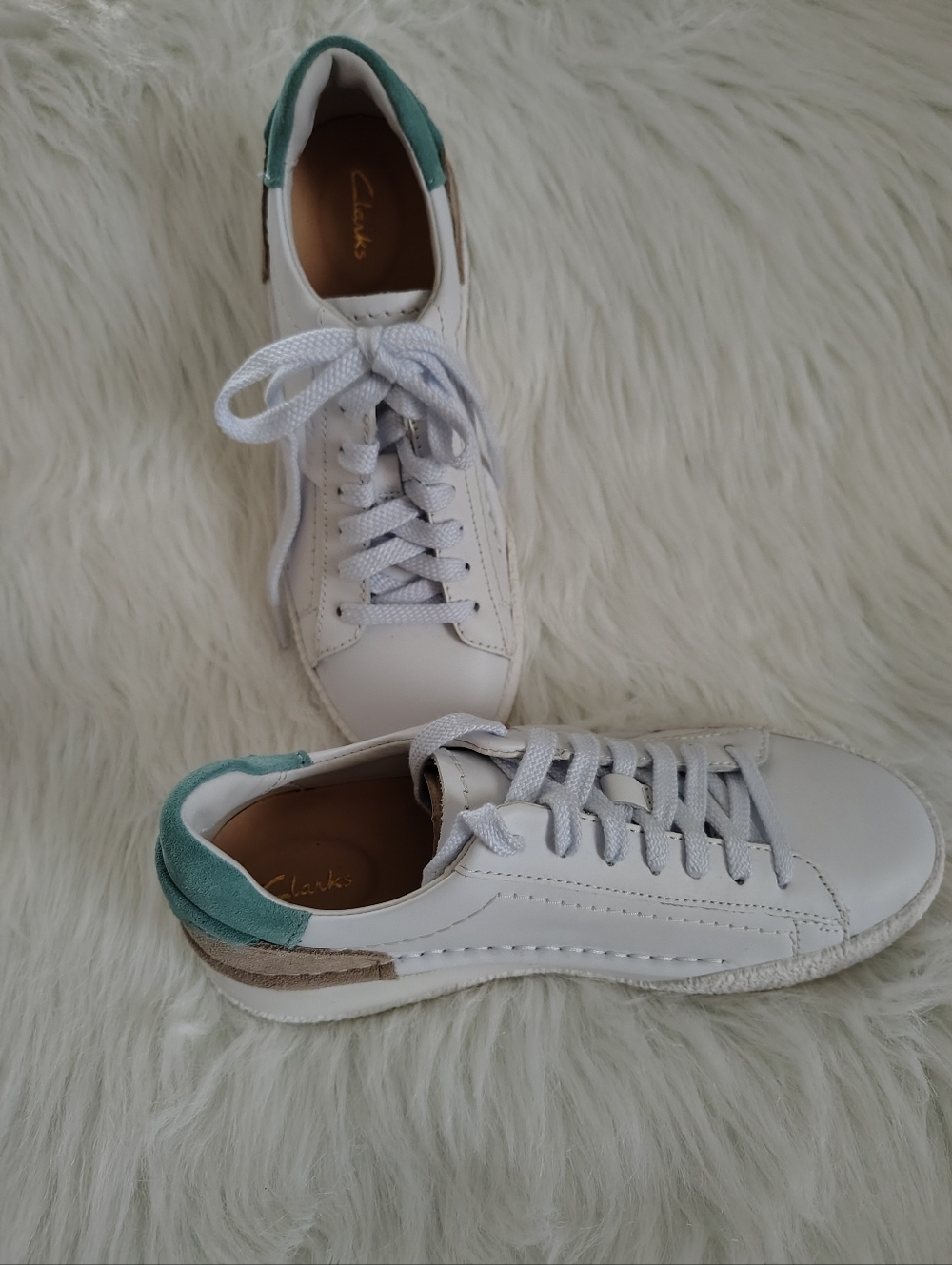 Clarks Ladies Craft Cup Lace Up Sneakers, SIZE 6.